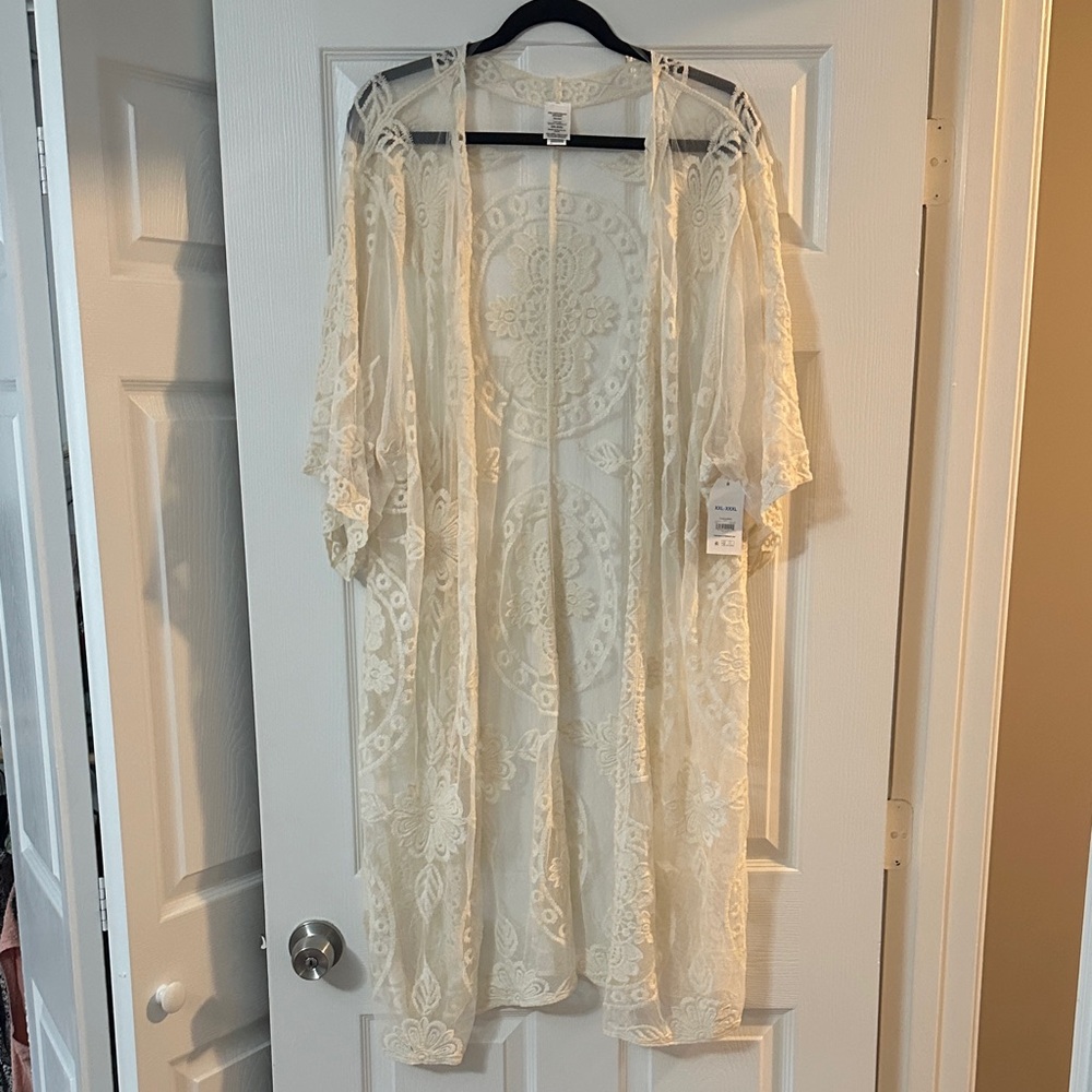Time and Tru Cream Lace Kimono Cardigan